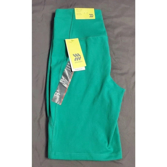 NWT All in Motion Brushed Sculpt High Rise Bike Shorts XS - Picture 2 of 9